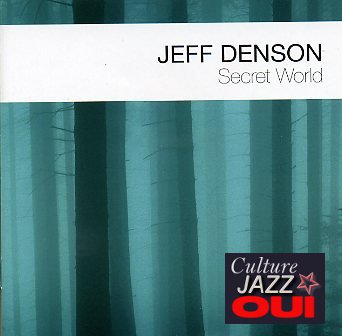 Denson-Jeff_SecretWorld_w035.jpg - Jeff DENSON : " Secret world"Le contrebassiste américain (parcimonieusement vocaliste et chanteur) Jeff Denson, retrouve Florian Weber, son complice du trio Minsarah (et du quartet du regretté Lee Konitz) pour un beau disque en leader. Cette formation est remarquable par l'équilibre des voix et la palette de ses couleurs. On apprécie particulièrement la présence du trompettiste Ralph Alessi et du batteur Dan Weiss, deux hommes qui ont le sens du jeu collectif ouvert. La contrebasse occupe toute sa place pour donner une belle rondeur à des compositions originales aux mélodies subtiles et riches, jouées avec vivacité et sans lourdeur. Une réussite.> Between The Lines - BTLCHR 71229 / DistrArtJeff Denson : contrebasse, voix / Ralph Alessi : trompette / Florian Weber : piano ./ Dan Weiss : batterie01. Rise / 02. Autumn Song / 03. Not another moment's thought / 04. Where the water moves / 05. Merry – go - round  / 06. Longing // Horizon Suite : 07. Setting sun / 08. Dusk / 09. Nightfall / 10. Dance of a Bittersweet Victorywww.betweenthelines.de / www.jeffdenson.com