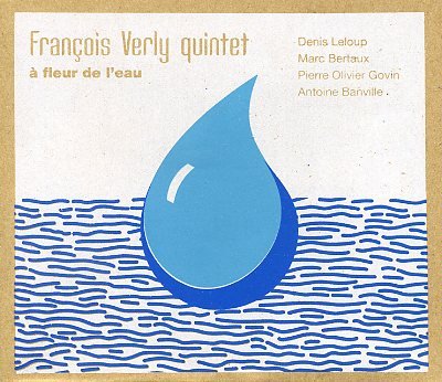Verly-Francois_AFleurDeLeau_w008.jpg - François VERLY quintet : " À fleur de l'eau"François Verly retrouve Denis Leloup, Marc Bertaux, Pierre-Olivier Govin ! Toute cette équipe de la belle époque du jazz français mutant des années 80 est soutenue par Antoine Banville qui fait figure de "petit jeune" parmi eux ! Ceux qui connaissent le percussionniste Verly (MegaOctet...) entendront ici le pianiste et le compositeur, animateur d'un quintet plein d'énergie et de vitalité dans la ligne désormais "historique" du jazz français des années 80 (Jeanneau, Badault, Emler...).Une réalisation qui diversifie encore le catalogue du Petit Label. C'est bien !> Petit Label - PL 033 / www.petitlabel.com et Les Allumés du JazzFrançois Verly : piano Fender Rhodes, timbales, tablas, compositions / Denis Leloup : trombone, trompette basse / Pierre - Olivier Govin : saxophones soprano, alto, ténor, clarinette basse / Marc Bertaux : contrebasse / Antoine Banville : batterie01.Delai terre / 02.Pour Philippe / 03.Transe vase / 04.An Mei / 05. Escucho pensare a los indios / 06.Clou de girofle / 07. Bonheur de bonne heurewww.petitlabel.com