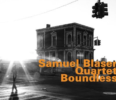 BlaserSamuel4tet_boundless_w.jpg - Samuel BLASER Quartet : "Boundless"Nouvel album d'un des quartets du remarquable tromboniste suisse Samuel Blaser. On y retrouve les phrases acrobatiques de Marc Ducret (guitare) et une formidable rythmique avec, encore une fois, l'excellent Gerald Cleaver à la batterie. Une musique sans concessions, d'une grande densité.  (Re)Lire l'entretien avec Samuel Blaser : http://www.culturejazz.fr/spip.php?article1679 - Samuel Blaser : trombone / Marc Ducret : guitare / Bänz Oester : contrebasse / Gerald Cleaver : batterie - HatOLOGY 706 / Harmonia Mundi - 01 Boundless Suite Part I / 02. Boundless Suite Part II / 03. Boundless Suite Part III / 04. Boundless Suite Part IV - www.samuelblaser.com // www.hathut.com