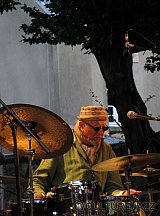 Charles Lloyd... à la batterie !