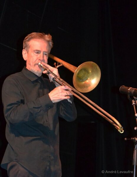 Sylvain Kassap et Benjamin Duboc invitent Steve Swell et Edward Perraud à Tourlaville (50)