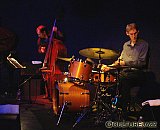 Sylvain Romano (contrebasse) - Karl Jannuska (batterie)