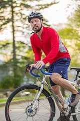 Taylor Ho Bynum : vélo & cornet !