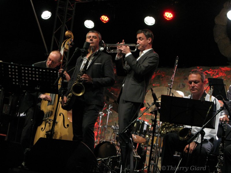 Fabien Mary & The Vintage Orchestra au chateau de Tallard (05)