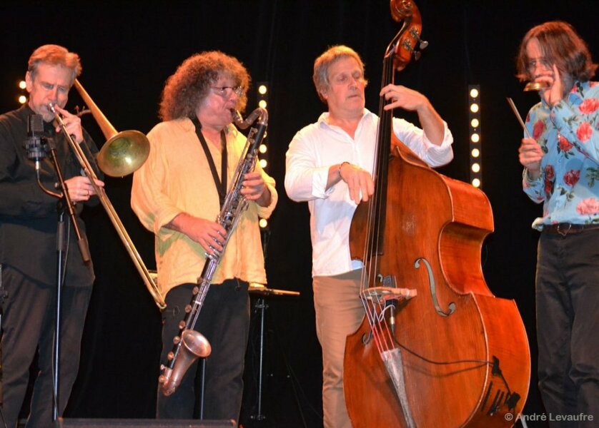 Sylvain Kassap et Benjamin Duboc invitent Steve Swell et Edward Perraud à Tourlaville (50)