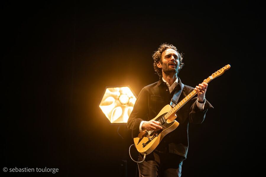 Pierre Millet "Decor-Um" puis Julian Lage Trio à Coutances.